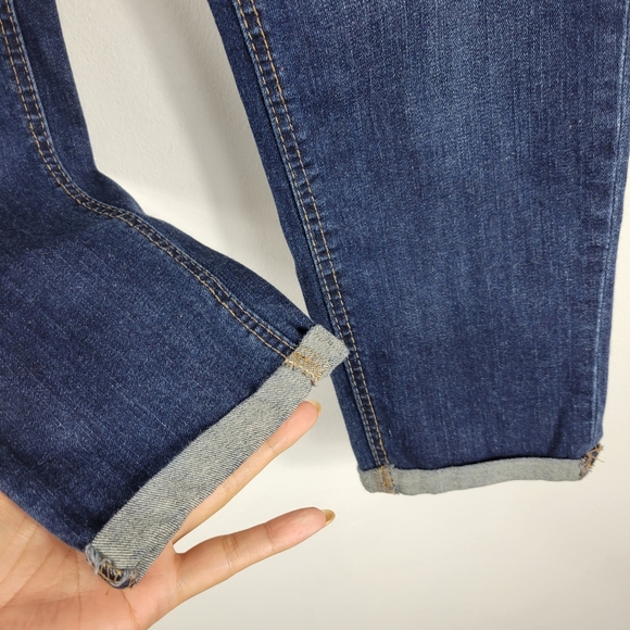 New york & Company Curve Creator Cuffed Mid Rise Skinny Jeans - Picture 4 of 9